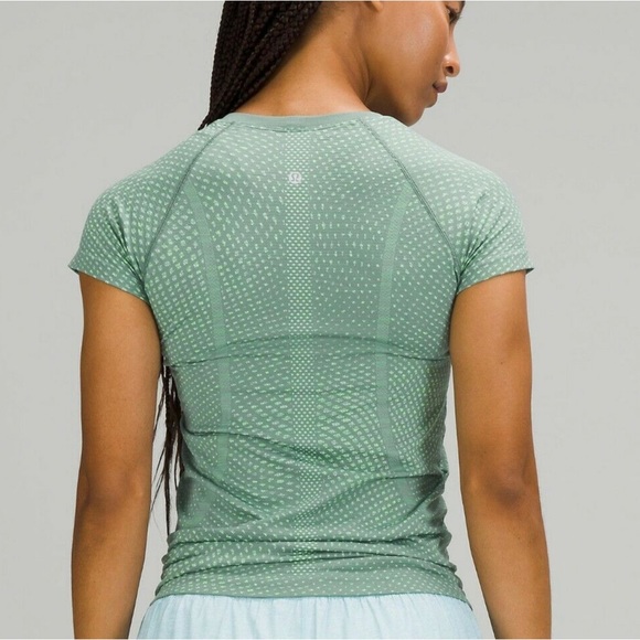 Lululemon Swiftly Tech SS 2.0
Grid Warp Tidewater Teal / Wild Mint Multi - Picture 2 of 9